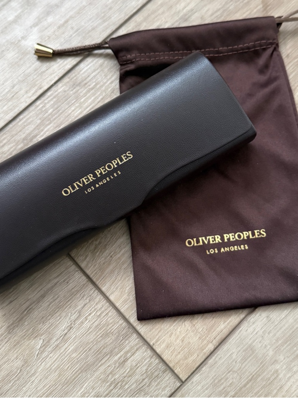 Oliver Peoples Los Angeles Hard Glasses Sunglasses Case & Cloth Magnetic Brown